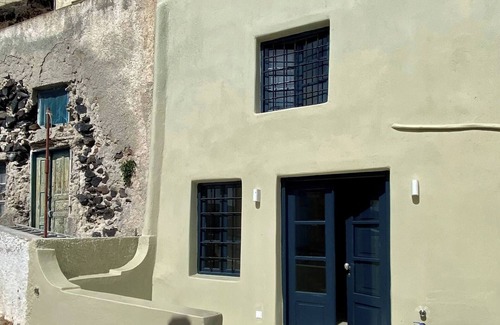 Fira House | Firaoldport Caldera Sea & Volcano View - 2 Joined Houses