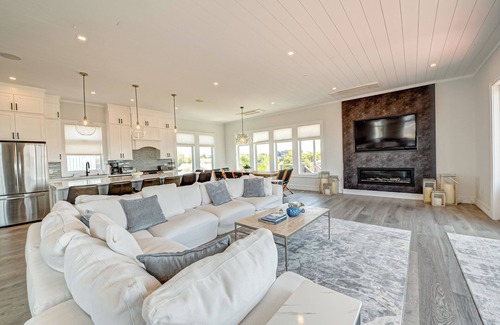 Ocean Bay Park House | Fire Island White House - Ocean Bay Park n5 Bedroom Bayview Home - Sleeps 18!