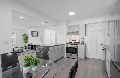 Nokomis House | Fire Pit 8 Mins From airport 15 Mins from DT
