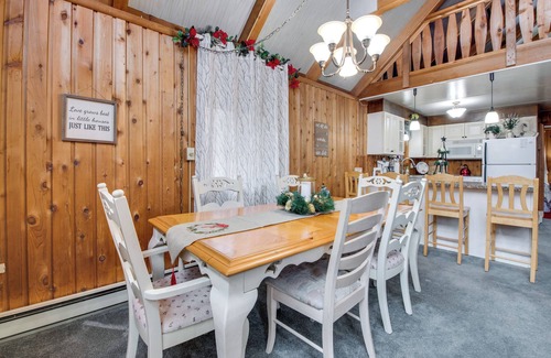Gouldsboro Cabin | Fire Pit + Community Perks: Gouldsboro Cabin!