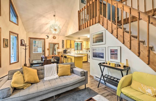 Pocono Lake Cabin | Fire Pit & Deck: Colorful Cabin in Pocono Lake!