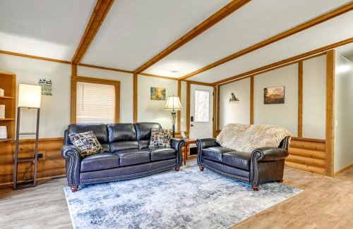 Krakow House | Fire Pit Family-Friendly Cabin in Gillett!