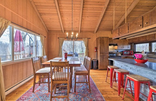 East Stroudsburg Cottage | Fire Pit & Grill: Lakefront Poconos Cottage!