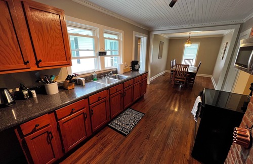 Silver Point House | Fire pit & pet friendly – Peaceful country retreat near waterfalls and lakes.