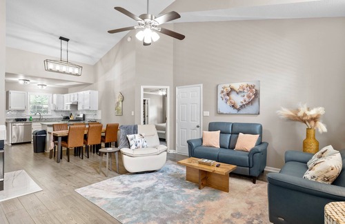 Wake Forest House | Fire-Pit | Pet Friendly | Infinity Board Game Table