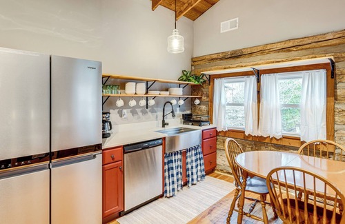 Cataloochee Ranch Cabin | Fire Pit + Views: Blue Ridge Mountain Cabin!