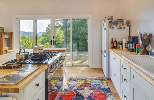 Spruce Pine Apartment | Fire Pit & Views: Pet-Friendly Spruce Pine Studio