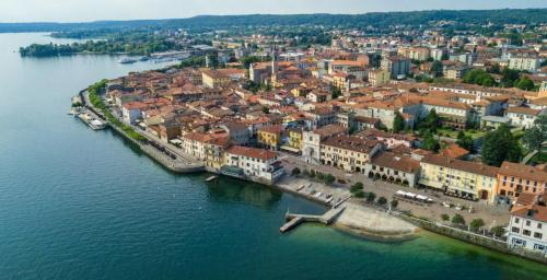 Arona Apartment | FIREFLY BAY FLAT - cozy apartment a few steps from Lake Maggiore