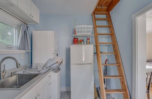 Harpers Ferry Cottage | Firehouse Cottage | Walk to all of downtown HF