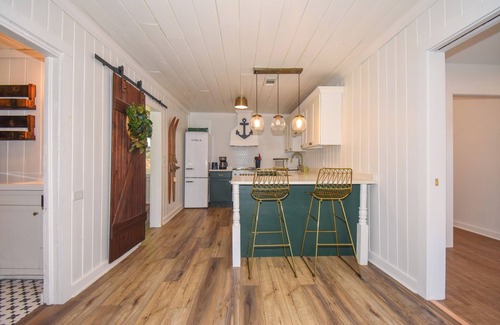 Jacksons' Gap House | Firelight Cabin Retreat, Firelight Cabin- Cozy 3br Lakefront Cabin Retreat