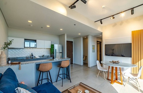 Asuncion Apartment | Firenze, Steps from Shopping del Sol w/deco pro!