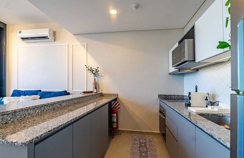 Asuncion Apartment | Firenze, Steps from Shopping del Sol w/deco pro!