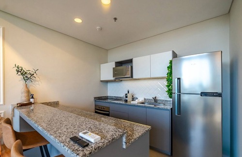 Asuncion Apartment | Firenze, Steps from Shopping del Sol w/deco pro!