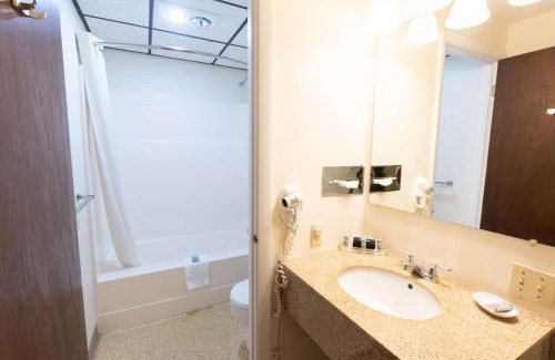 Bangor Hotel | Fireside Inn and Suites Bangor