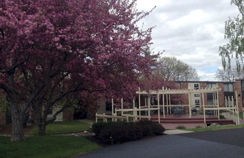 Nasons Corner Hotel | Fireside Inn & Suites Portland