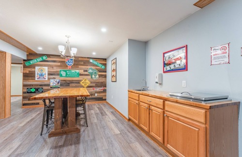 Wisconsin Dells House | First Class Arcade/NEWELY REMODELED/FIREPIT