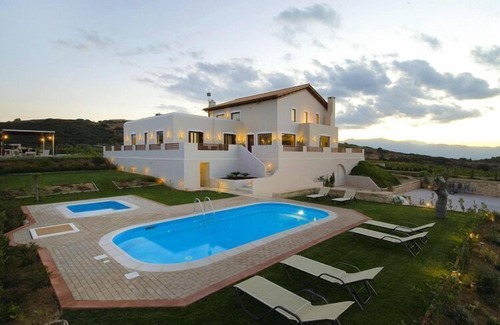 Choudetsi Villa | First class villa with pool