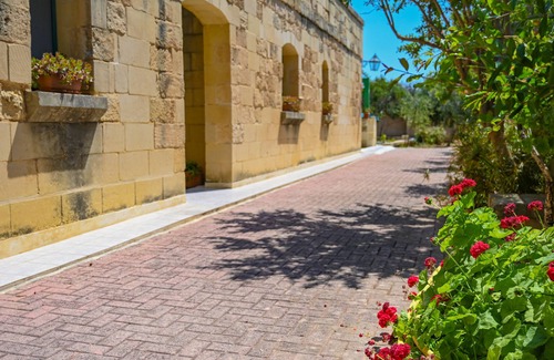 Xewkija Villa | First Class Villa with private pool and extensive garden in Xewkija for 7