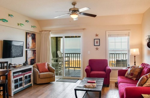 Kill Devil Hills Condo | First Flight Retreat 215: Beachy and Breathable Condo, Oceanfront + Access to Po