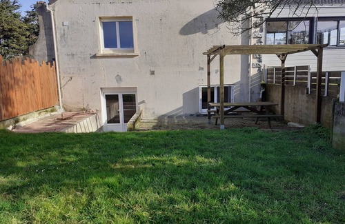 Saint-Pere-en-Retz Apartment | First floor apartment in a country house! 4km from the sea.