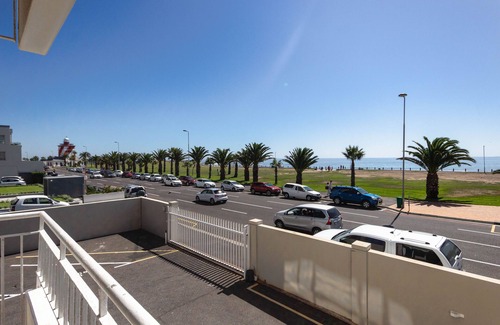 Mouille Point Apartment | First floor apartment with beautiful sea view
