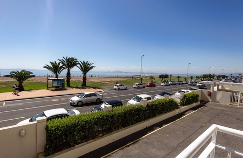 Mouille Point Apartment | First floor apartment with beautiful sea view