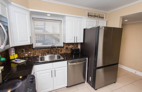 Fort Walton Beach Condo | First Floor Condo |Okaloosa Island |Pool |Walk to Beach |King & Bunk Beds |Dogs Ok