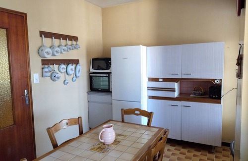 Pierrefeu-du-Var Villa | First floor of house for 4 with swimming pool 20 minutes from the sea