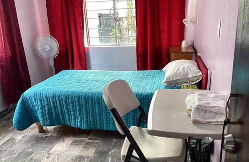 Tlalnepantla de Baz House | First floor room in Satellite area