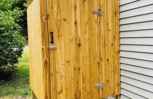 Kennebunk Apartment | First floor unit | private deck with grill