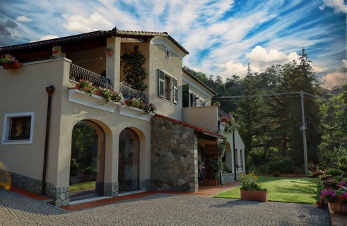 Annunziata Apartment | First floor villa with heated pool and garden