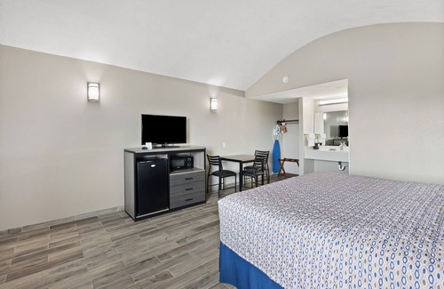 Rockport Hotel | First level Pool* Beach, Festival Grounds+