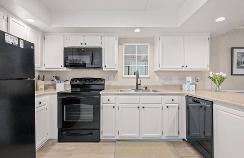 South Nags Head Condo | First Light: PierView Oceanfront Condo, Contemporary Vibes & Stunning Views
