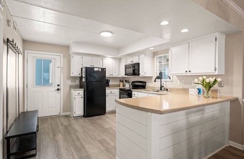 South Nags Head Condo | First Light: PierView Oceanfront Condo, Contemporary Vibes & Stunning Views