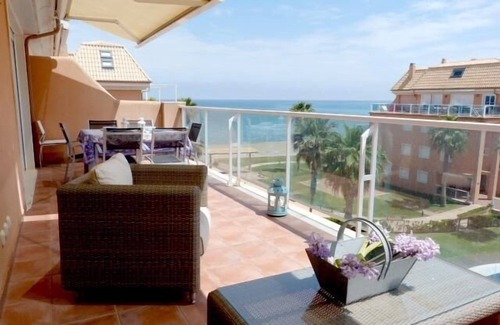 Molinell Apartment | FIRST LINE BEACH PENTHOUSE WITH SEA VIEWS. WIFI.