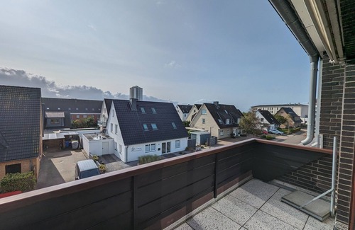 Busum Apartment | Fischerbude - Balkon, Gartenmöbel, Induktionsherd, Dusche, Waln, Pkw-stellplatz