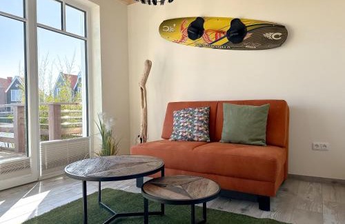 Neuharlingersiel Apartment | Fischerhäuschen am Kurpark-See ohne Schwimmbad- und Saunanutzung