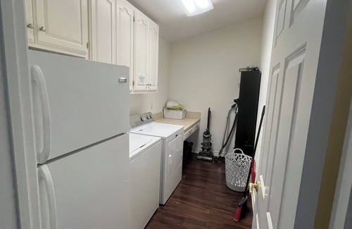 Graham House | Fish and Float in deep Possum Hollow cove! Close to restaurants & Graham!