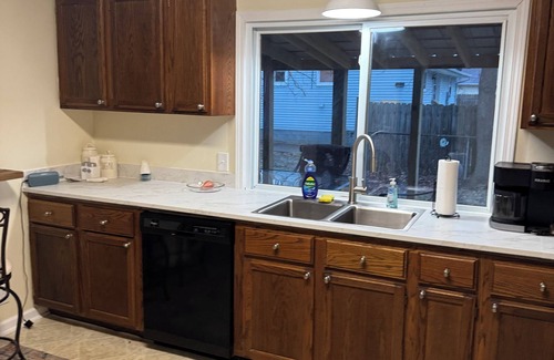 Vermilion House | Fish Camp - Lake Erie - 3-bedroom house in wonderful Vermilion with WiFi, AC