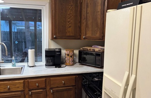 Vermilion House | Fish Camp - Lake Erie - 3-bedroom house in wonderful Vermilion with WiFi, AC