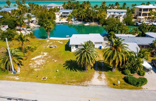 Bay Point House | Fish Camp | Old Florida canalfront getaway close to Key West