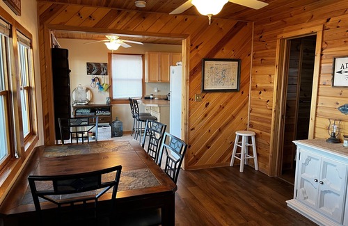 Osakis Cabin | Fish Hook Cabin-Cozy cabin on Lake Osakis with sunsets, fishing & nature abound