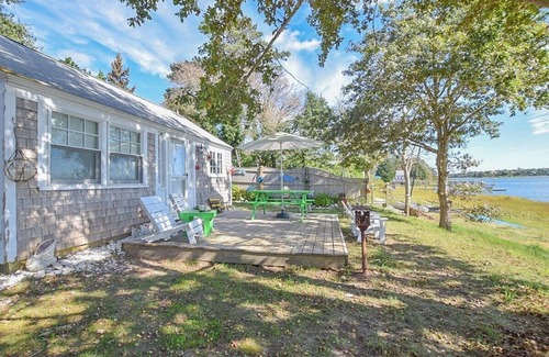 Eastham Cabin | Fish or boat directly off our shared dock!