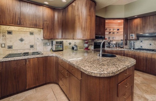 Soldotna House | Fish the Kenai while staying at this 7300 sq. foot home on the river.