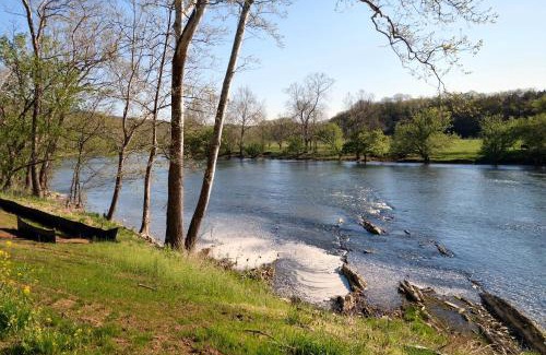 Luray House | Fish Trap cabin on the Shenandoah River