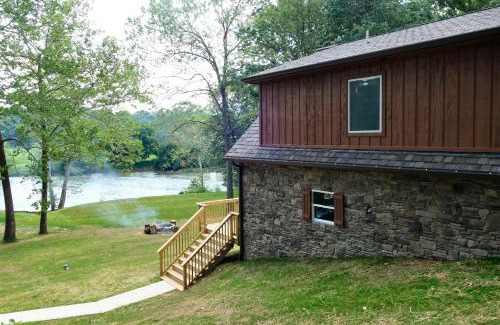 Luray House | Fish Trap cabin on the Shenandoah River