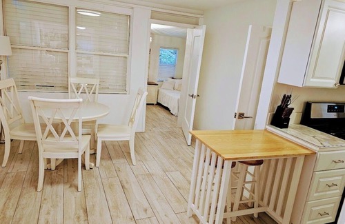 Newtown House | Fisherman Cottage Camp on Whitaker Bayou minutes from Sarasota Main St. downtown