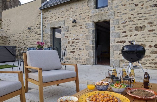 Sene House | Fisherman's cottage with sea view and jacuzzi