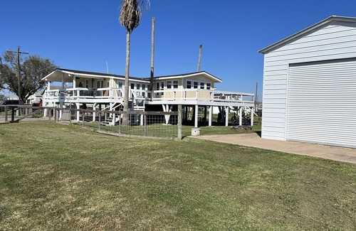 Brazoria House | Fisherman's Dream - Birdwatcher's Delight