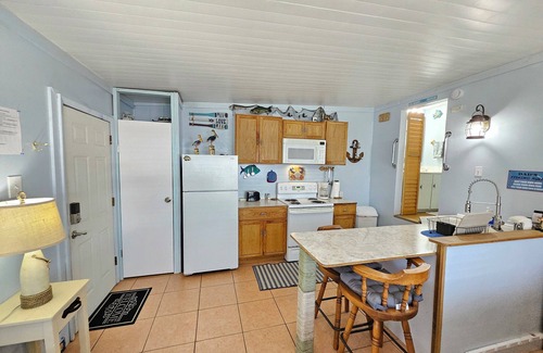 Taylor Creek House | Fisherman's Get-A-Way! Cozy waterfront retreat with access to Lake Okeechobee!